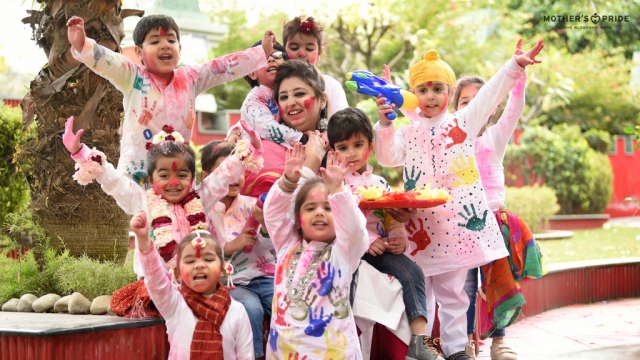 mothers-pride-Holi celebration 2019